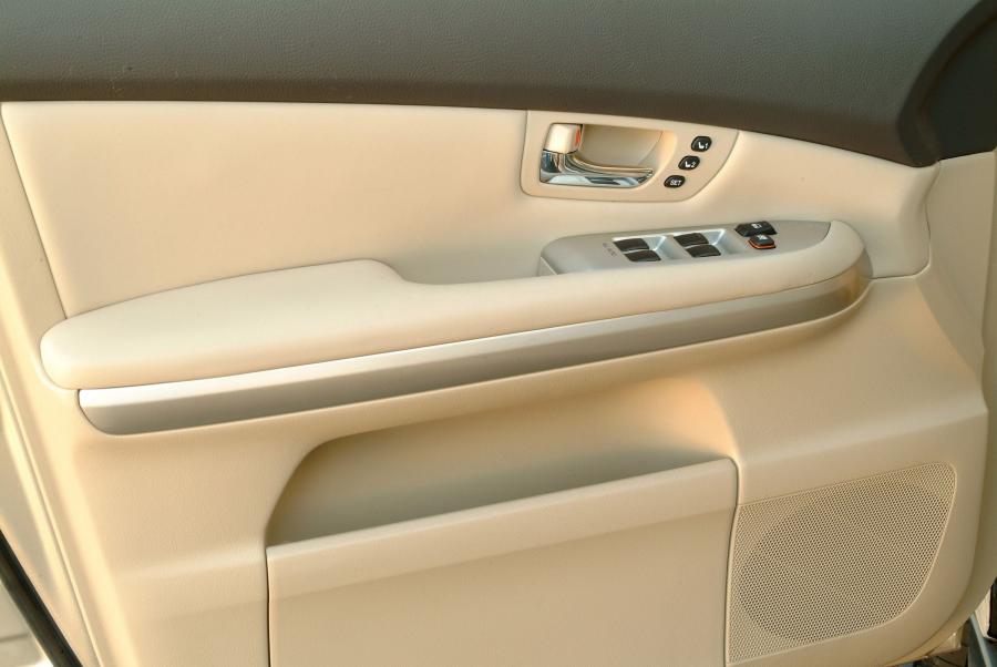  Lexus RX400h 2006 года  (фото 258 из 272)
